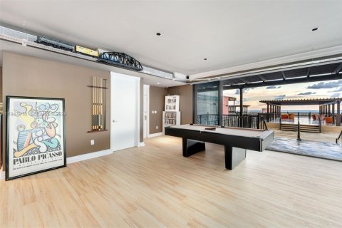 Condo in Miami Beach, Florida, 5 bedrooms № 2009375 - photo 24