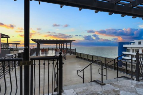 Condo in Miami Beach, Florida, 5 bedrooms № 2009375 - photo 26