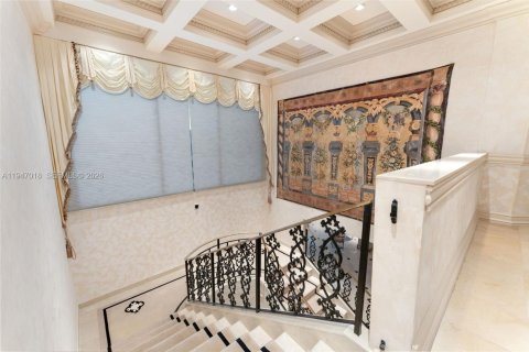 Condo in Miami Beach, Florida, 5 bedrooms № 2009375 - photo 20