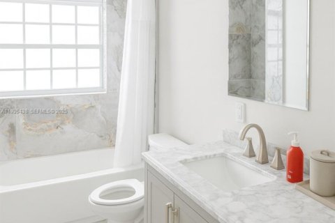 Casa en venta en Fort Lauderdale, Florida, 3 dormitorios, 226.59 m2 № 1993579 - foto 22