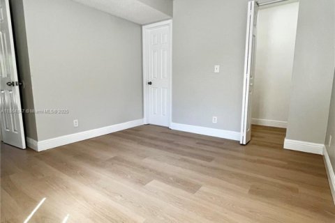 Condo in Coral Springs, Florida, 2 bedrooms  № 1957822 - photo 21