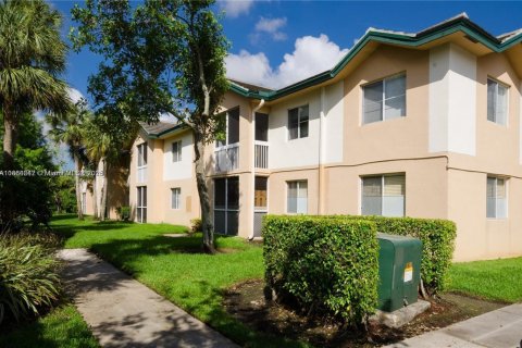 Copropriété à vendre à Coral Springs, Floride: 2 chambres, 78.97 m2 № 1957822 - photo 2