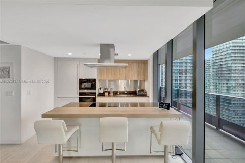 Condominio en venta en Miami, Florida, 2 dormitorios, 134.34 m2 № 2034470 - foto 9