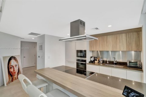 Condominio en venta en Miami, Florida, 2 dormitorios, 134.34 m2 № 2034470 - foto 8