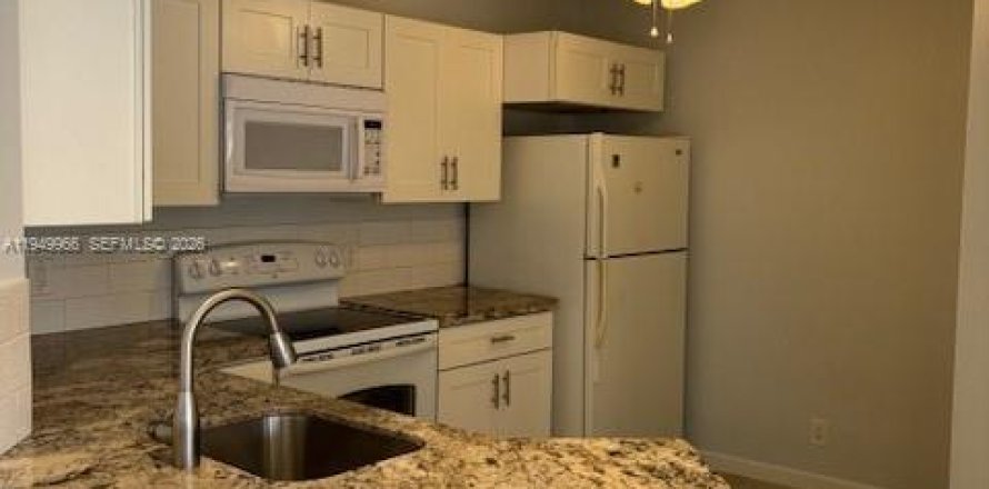 Кондоминиум с 2 спальнями в Корал-Спрингс, Флорида № 2005613