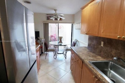 Condo in Boca Raton, Florida, 2 bedrooms  № 1696279 - photo 5
