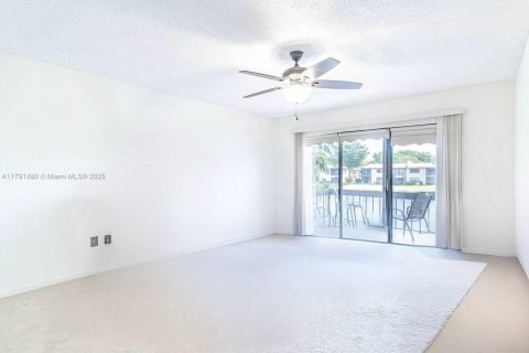 Condo in Boca Raton, Florida, 2 bedrooms  № 1696279 - photo 16
