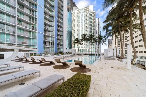 Condo in Miami, Florida, 1 bedroom  № 1925400 - photo 13
