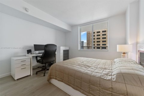 Condo in Miami, Florida, 1 bedroom  № 1925400 - photo 9