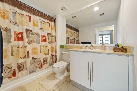 Condo in Miami, Florida, 1 bedroom  № 1925400 - photo 10