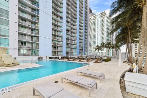 Condo in Miami, Florida, 1 bedroom  № 1925400 - photo 12
