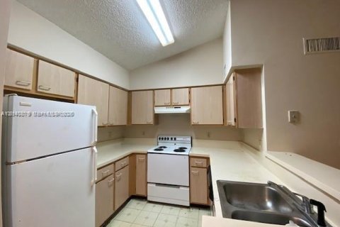 Apartamento en alquiler en Tamarac, Florida, 1 dormitorio, 68.84 m2 № 2086177 - foto 4
