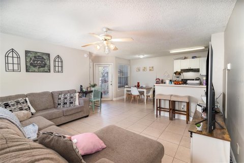 Condo in Lake Mary, Florida, 2 bedrooms  № 1572654 - photo 2