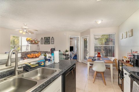 Condo in Lake Mary, Florida, 2 bedrooms  № 1572654 - photo 7