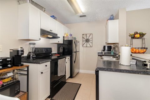 Condo in Lake Mary, Florida, 2 bedrooms  № 1572654 - photo 5