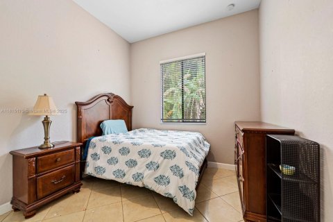 Снять в аренду виллу или дом в Катлер-Бей, Флорида 5 спален, 284.37м2, № 1957806 - фото 18