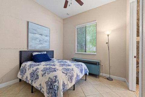 Снять в аренду виллу или дом в Катлер-Бей, Флорида 5 спален, 284.37м2, № 1957806 - фото 27