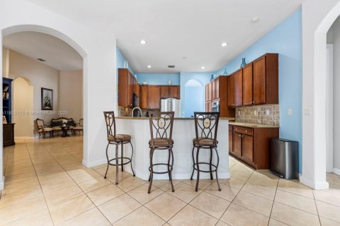 Снять в аренду виллу или дом в Катлер-Бей, Флорида 5 спален, 284.37м2, № 1957806 - фото 12