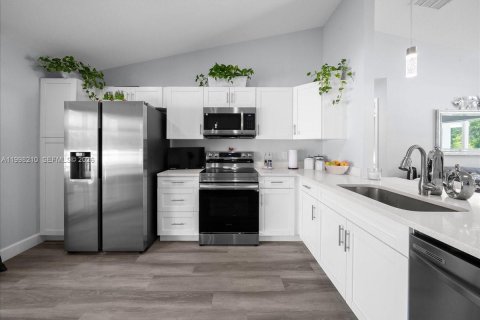 Купить виллу или дом в Окала, Флорида 6 комнат, 117.43м2, № 2067324 - фото 4