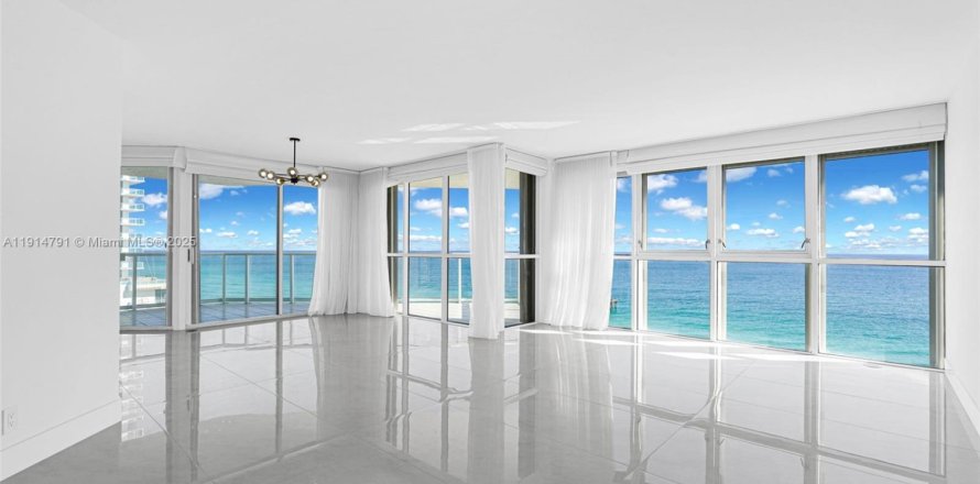 Condominio en Sunny Isles Beach, Florida, 3 dormitorios  № 1970504
