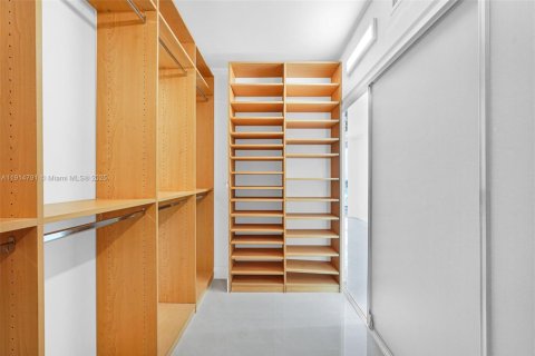 Condominio en alquiler en Sunny Isles Beach, Florida, 3 dormitorios, 187.66 m2 № 1970504 - foto 28