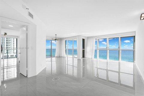 Condominio en alquiler en Sunny Isles Beach, Florida, 3 dormitorios, 187.66 m2 № 1970504 - foto 8