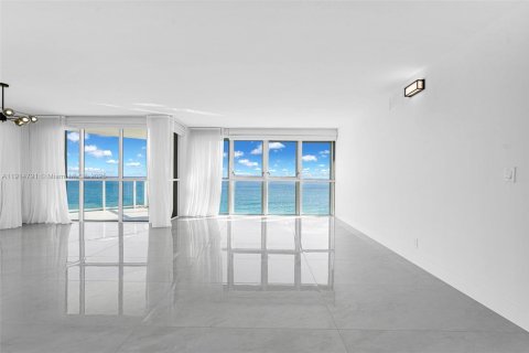 Condominio en alquiler en Sunny Isles Beach, Florida, 3 dormitorios, 187.66 m2 № 1970504 - foto 21
