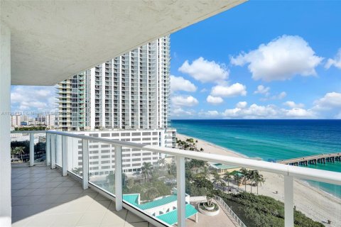 Condominio en alquiler en Sunny Isles Beach, Florida, 3 dormitorios, 187.66 m2 № 1970504 - foto 25