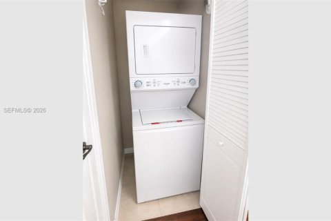 Снять в аренду квартиру в Майами, Флорида 3 спальни, 159.61м2, № 2067165 - фото 14