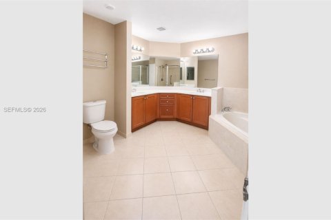 Снять в аренду квартиру в Майами, Флорида 3 спальни, 159.61м2, № 2067165 - фото 18