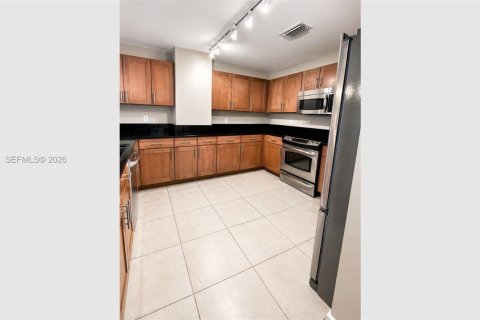 Снять в аренду квартиру в Майами, Флорида 3 спальни, 159.61м2, № 2067165 - фото 13