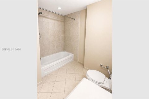 Снять в аренду квартиру в Майами, Флорида 3 спальни, 159.61м2, № 2067165 - фото 16