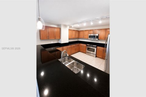 Снять в аренду квартиру в Майами, Флорида 3 спальни, 159.61м2, № 2067165 - фото 11