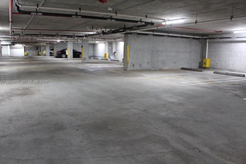 Снять в аренду квартиру в Майами, Флорида 3 спальни, 159.61м2, № 2067165 - фото 27