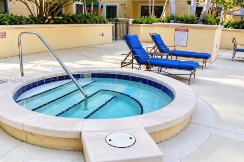 Снять в аренду квартиру в Майами, Флорида 3 спальни, 159.61м2, № 2067165 - фото 25