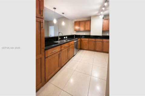 Снять в аренду квартиру в Майами, Флорида 3 спальни, 159.61м2, № 2067165 - фото 12