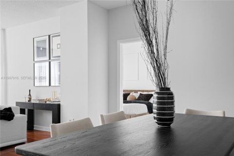 Снять в аренду квартиру в Майами, Флорида 3 спальни, 159.61м2, № 2067165 - фото 5