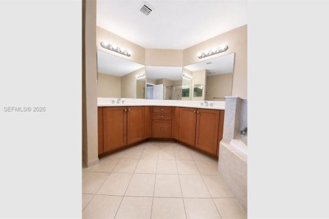 Снять в аренду квартиру в Майами, Флорида 3 спальни, 159.61м2, № 2067165 - фото 17