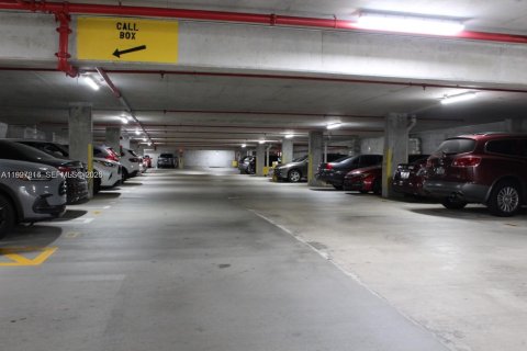 Снять в аренду квартиру в Майами, Флорида 3 спальни, 159.61м2, № 2067165 - фото 28