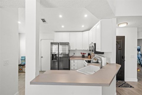 Villa ou maison à vendre à Tampa, Floride: 3 chambres, 105.26 m2 № 2195828 - photo 8