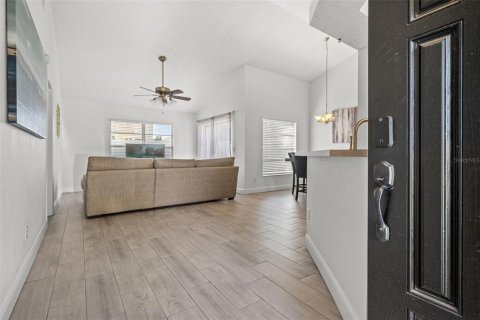 Villa ou maison à vendre à Tampa, Floride: 3 chambres, 105.26 m2 № 2195828 - photo 2