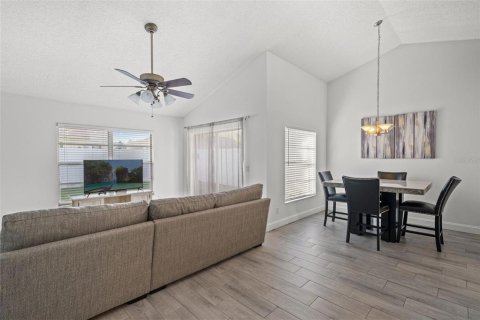 Villa ou maison à vendre à Tampa, Floride: 3 chambres, 105.26 m2 № 2195828 - photo 5