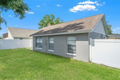 Villa ou maison à vendre à Tampa, Floride: 3 chambres, 105.26 m2 № 2195828 - photo 24