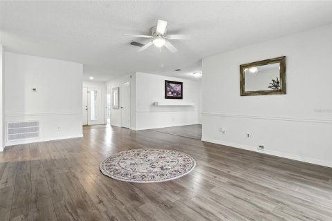 House in Lakeland, Florida 3 bedrooms, 132.66 sq.m. № 1909968 - photo 4