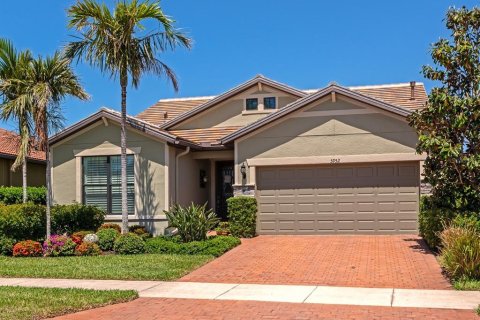 House in Sarasota, Florida 2 bedrooms, 155.61 sq.m. № 1638115 - photo 28