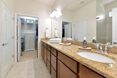 House in Sarasota, Florida 2 bedrooms, 155.61 sq.m. № 1638115 - photo 13