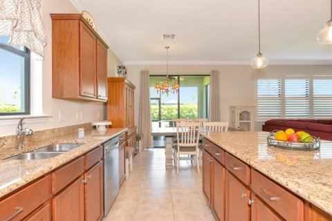 House in Sarasota, Florida 2 bedrooms, 155.61 sq.m. № 1638115 - photo 6
