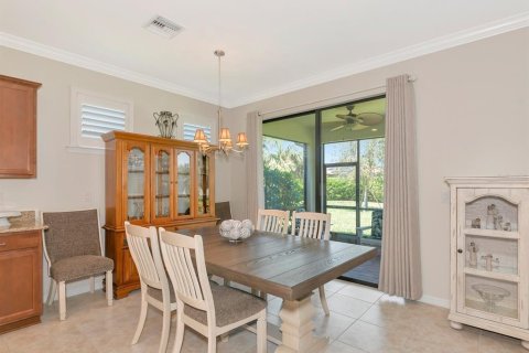 House in Sarasota, Florida 2 bedrooms, 155.61 sq.m. № 1638115 - photo 8