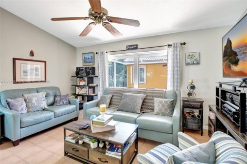 Casa en venta en Miramar, Florida, 3 dormitorios, 180.88 m2 № 1728034 - foto 21