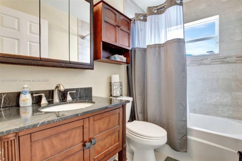 Casa en venta en Miramar, Florida, 3 dormitorios, 180.88 m2 № 1728034 - foto 22